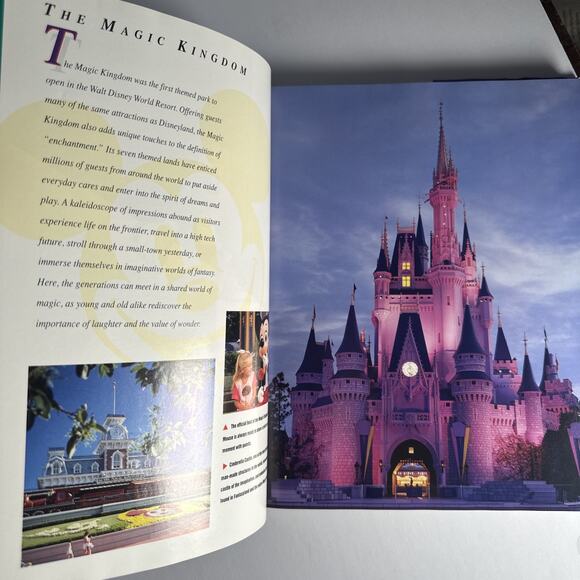 Vintage 1992 Walt Disney World Disney Kingdom Editions Purple Hardcover Book - Picture 9 of 9
